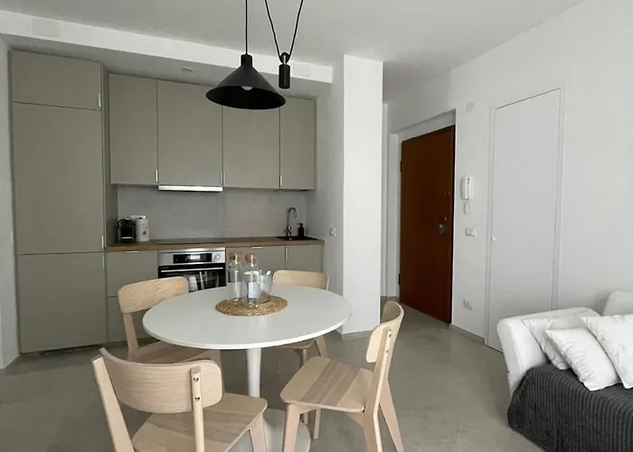 Short Cisanello アパート