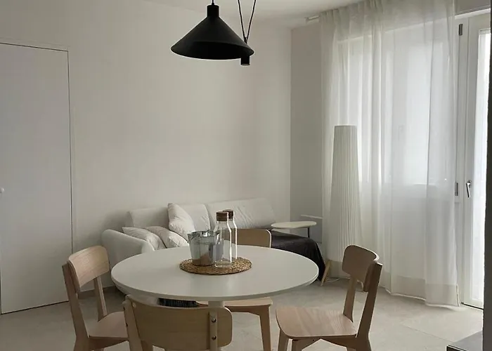 アパート Short Cisanello